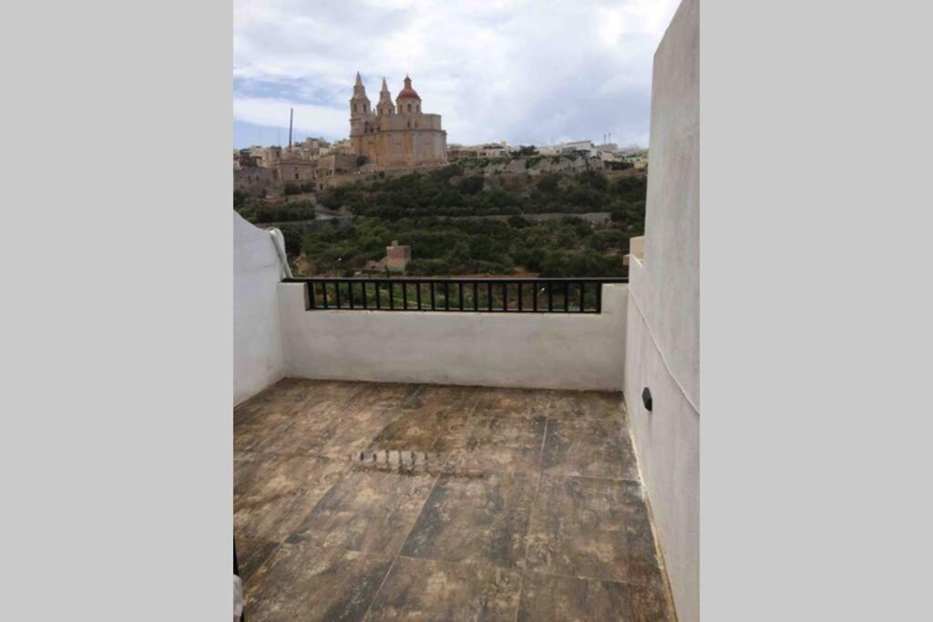 Appartamento Mellieha Luxury Penthouse With Sea & Country Views Esterno foto